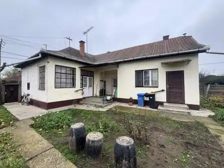 Eladó családi ház, Derecske 2 szoba 95 m² 45.9 M Ft